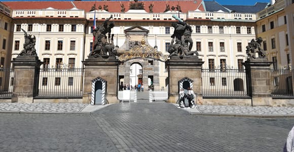 Prague: Tour to Prague Castle with tickets included. Spanish
