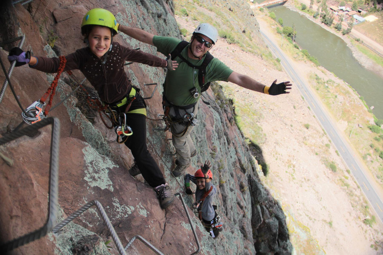 Noc w Skylodge + via ferrata-zipline w Świętej Dolinie