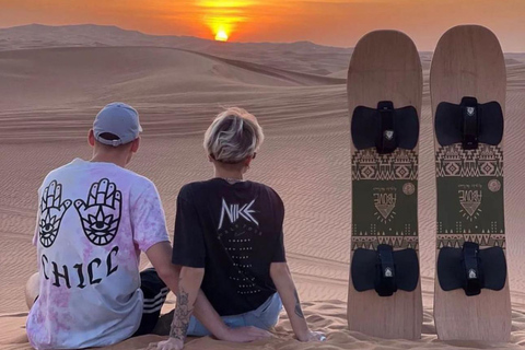 Safari condiviso nel deserto di mezza giornata con giro in cammello e sandboarding