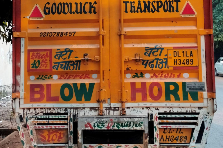 Curated Home Décor & Souvenir Shopping Tour (Women-Led) Home Décor & Souvenir Shopping Tour (Women-Led) - Half-Day