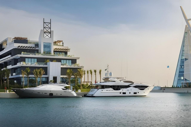 Tour privado de día completo por Yeda: de Al Balad a la CornicheExcursión privada de día completo a Yeda: de Al Balad a la Corniche