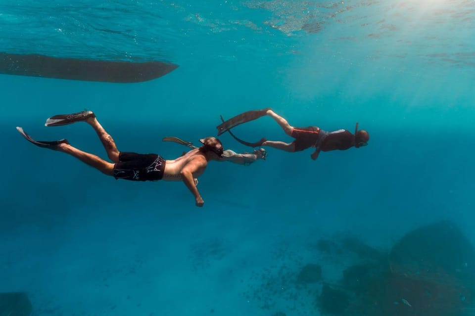 Tahiti : snorkeling dans le lagon avec épaves et tortues