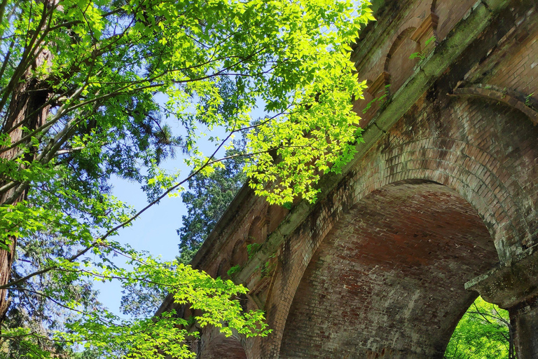 Excursão particular de luxo em Alphard por Quioto com Craig / Para madrugadoresExcursão particular de luxo em Alphard por Quioto com Craig / O madrugador