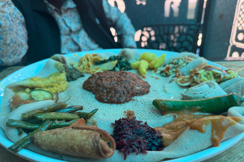 Addis Ababa: Jazz Bar Tour with Live Music and Dinner