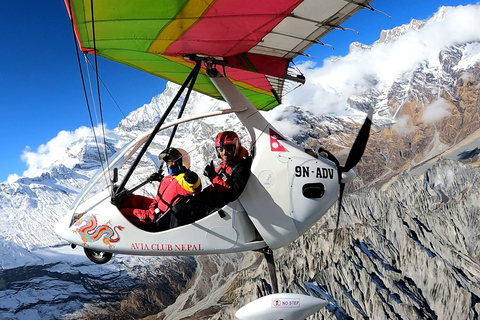 Vanuit Pokhara: ultralicht vliegen over de Himalaya