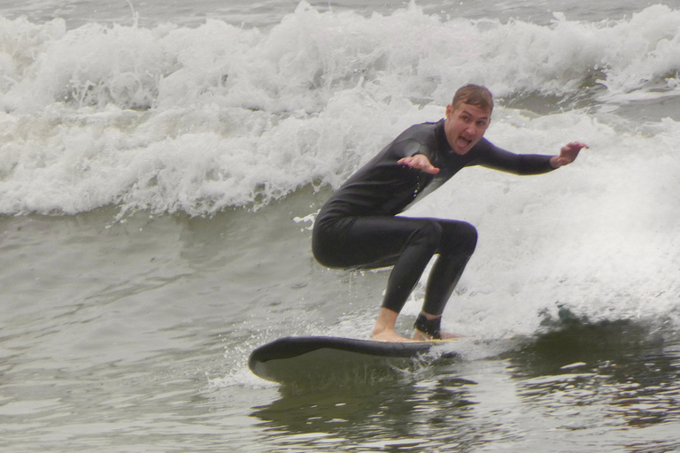 1-on-1 Surf Coaching in Lima – All Equipment Included