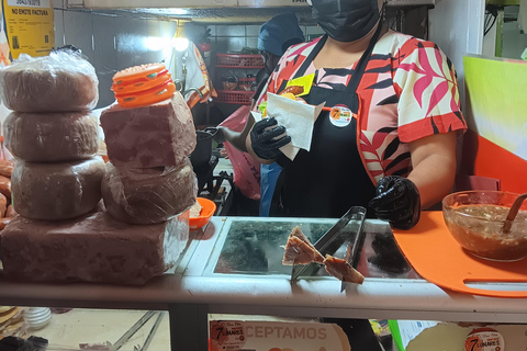 Sucre: Guided Food Tour with local tastes