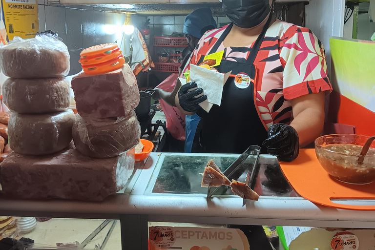 Sucre: Guided Food Tour with local tastes