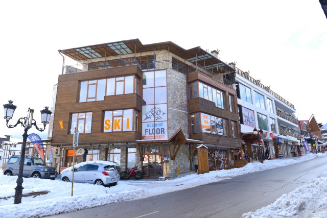 Visit Ski and Snowboard equipment rental in Bansko in Razlog