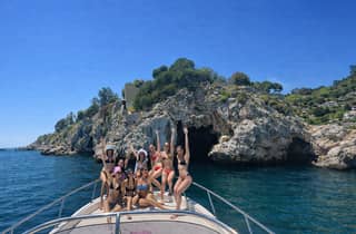 Junggesellinnenabschied in Palermo: Bootsparty mit Prosecco & Schwimmen