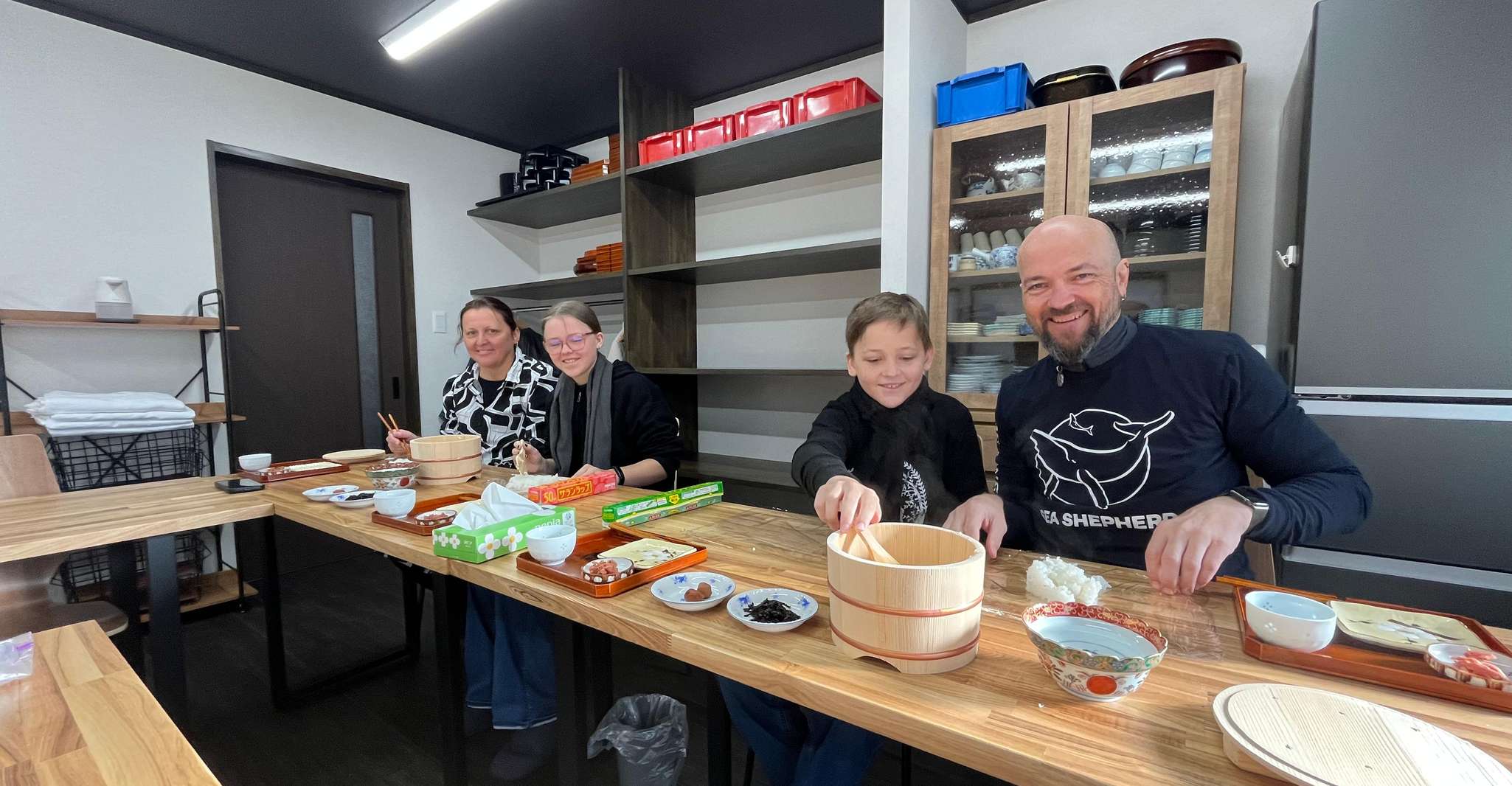 Takayama: Onigiri and miso soup making at a buddhist temple photo 8