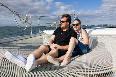 Brisbane: Excursão de meio dia à vela em Moreton Bay com Antipasto