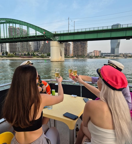 Belgrade: Champagne Sunset Cruise