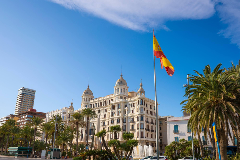 جولة سير في أليكانتي: المعالم السياحية والحياة المحليةجولة سير على الأقدام في أليكانتي: المعالم وا