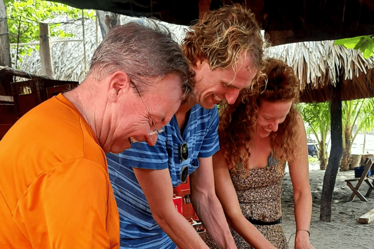 El Zonte: Taller de elaboración de pupusas y visita a la playa