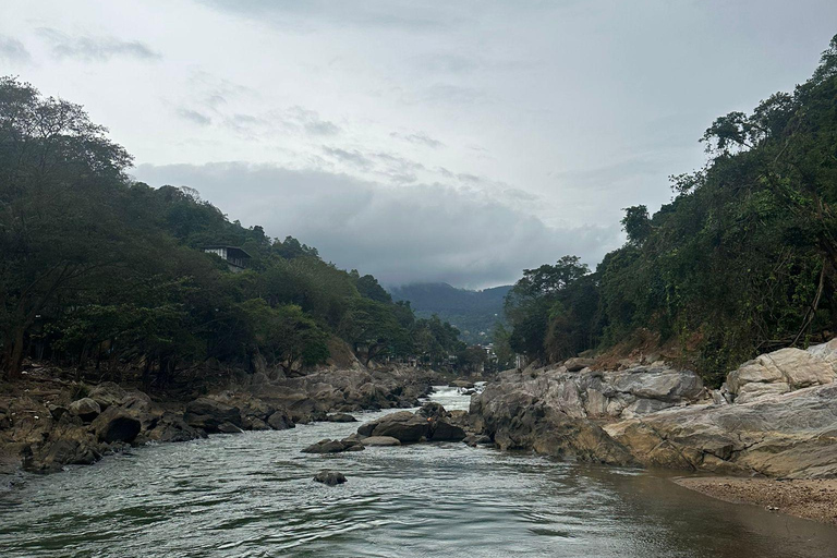 The Best Kandy Tuk-Tuk city Tour with a Professional Guide