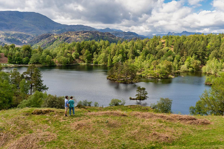 Lake District: Beatrix Potter Private Tour and Lake Cruise