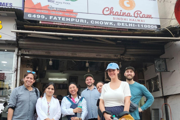 Wedding Wear & Bollywood Glam Shopping Tour (Women-Led Tour) Wedding Wear & Bollywood Glam Shopping Tour (Half-Day Tour)