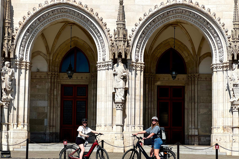 Budapest: Complete E-Bike Tour of Buda & Pest Highlights