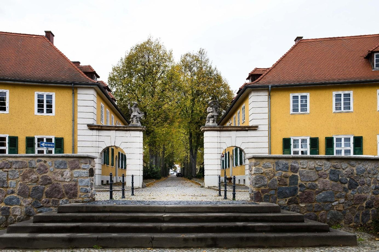 Frankfurt (Oder): Guided City Tours with Themed Specials Living Views: DDR Memories Tour with Actionbound App