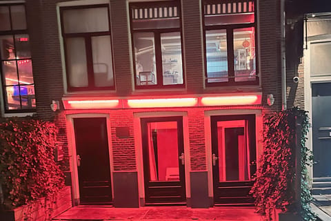 Amsterdam: Red Light Tour in German/English for groups of 4 or more people