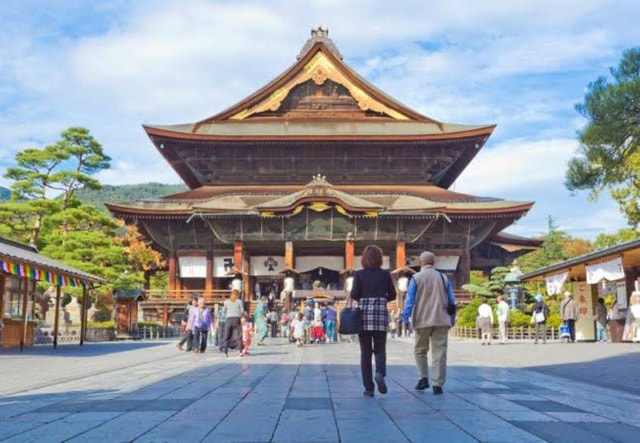 Nagano: Private Day Trip with Jigokudani Monkey Park