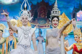 Bangkok: Golden Dome Cabaret Show Entry Ticket