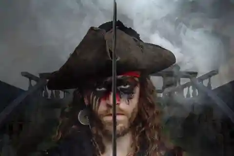 Manteo: excursão a pé assombrada por piratas fantasmas e poltergeists
