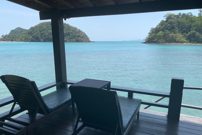Phi Phi lee: Overwater Villa Stay with Boat Transfers