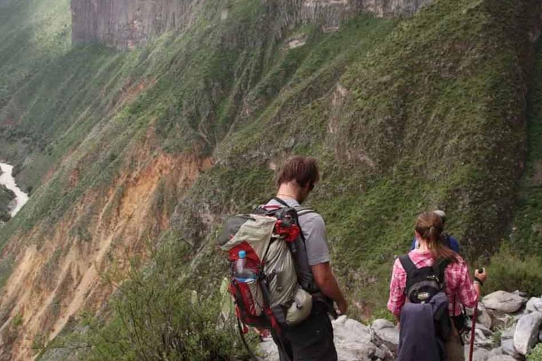 Tour di un giorno intero del Canyon del Colca con colazione Prezzo promozionale