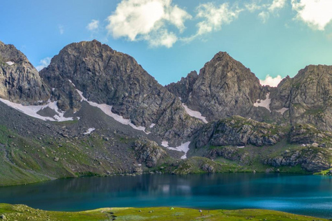 第比利斯：托巴瓦奇赫利湖，斯瓦涅蒂带午餐的导览徒步之旅