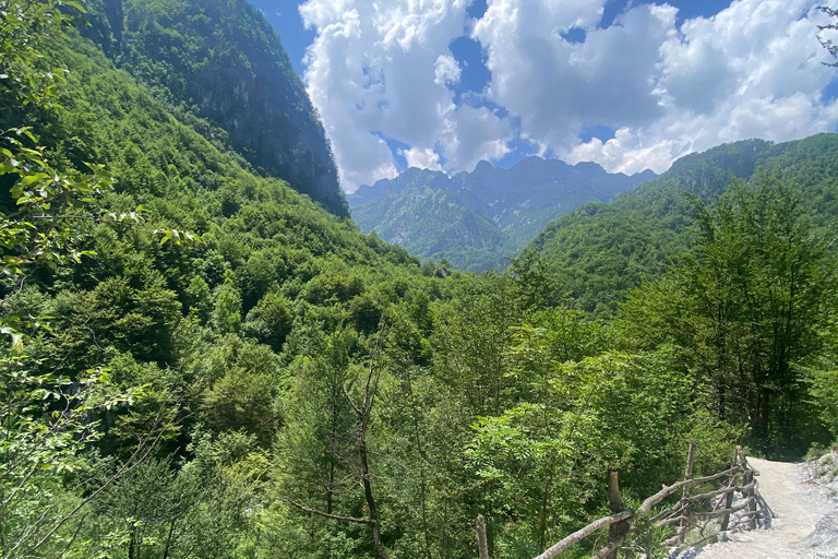 Da Berat alla cascata di Bogova