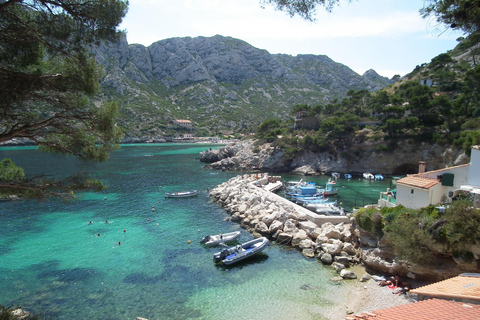 From Bandol: Visit the 13 calanques of Cassis & Marseille