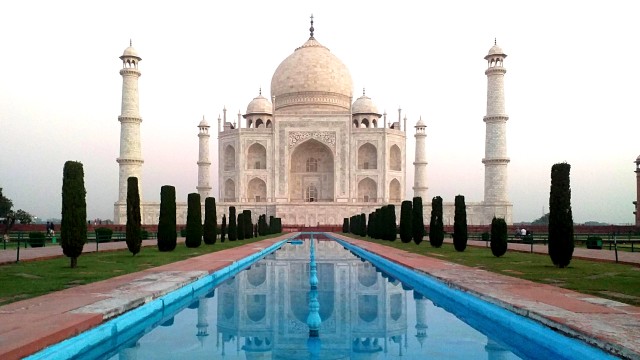 Visit Full Day Agra Tour With Tour Guide in Agra
