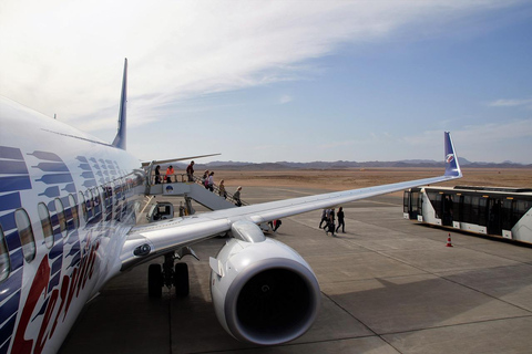 Traslado económico desde / hasta el aeropuerto de Santorini