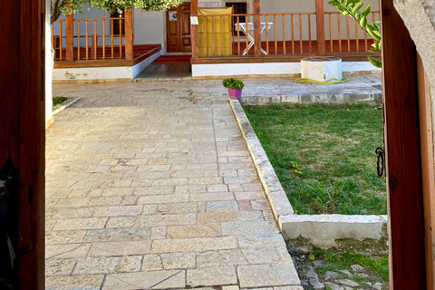 Tirana: Kruja Castle, Old Bazaar, and Bunk’Art 1 Tour