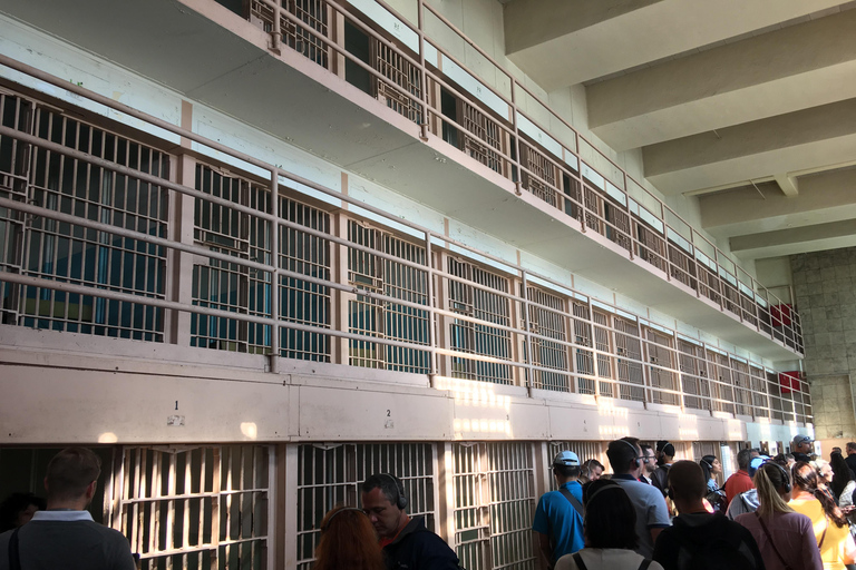 San Francisco: Combo de tour por la ciudad y entrada a AlcatrazTicket combinado para un tour de la ciudad y Alcatraz
