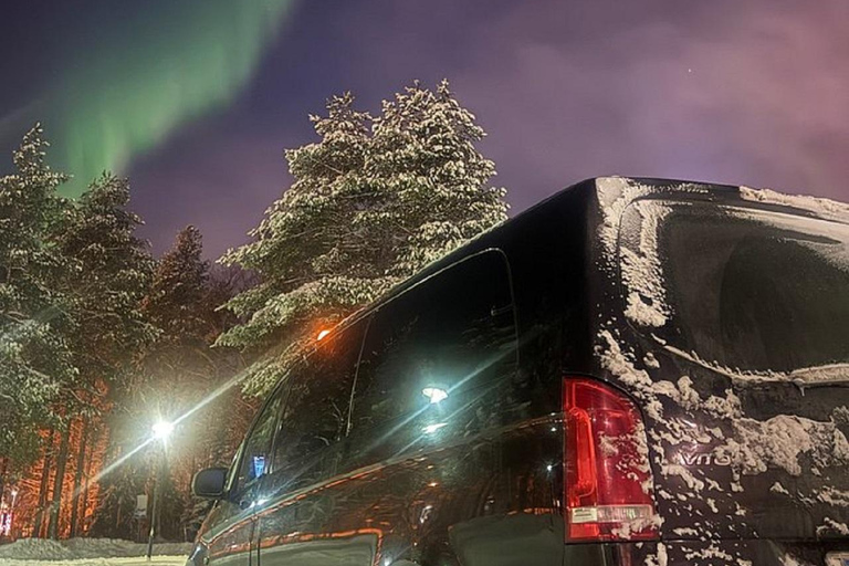 Rovaniemi: Private Airport Transfer with Meet & Greet