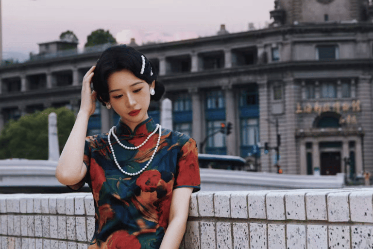 Shanghai: Qipao Photoshoot at The Bund or Yu Garden Light Luxury Photoshoot