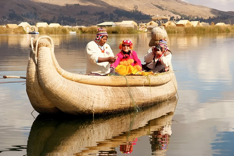 Puno: Tour Uros & Taquile Islands Conexión Espiritual Andina