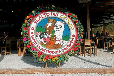 Tour di un giorno intero a Guatapé Piedra del Peñol da Medellin