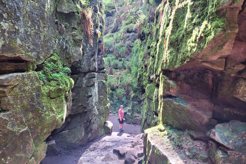 Manchester: Peak District 3-Walk 1 Day Tour