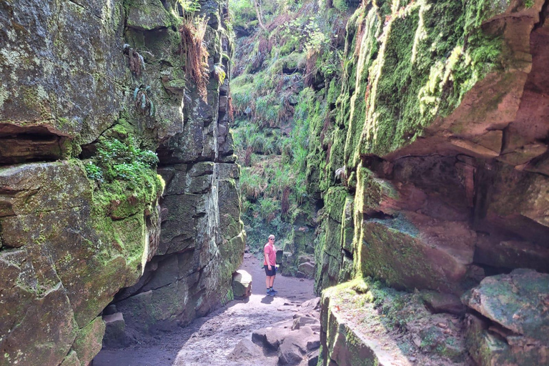 Manchester: Peak District 3-Walk 1 Day Tour