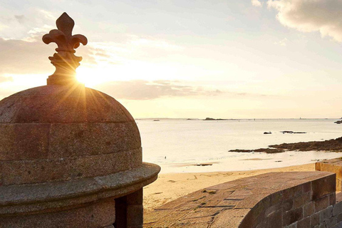 Saint-Malo: zapierające dech w piersiach krajobrazy i historyczna wycieczka piesza