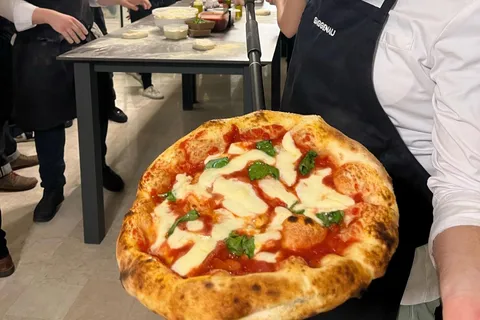 Milano: corso di cucina su pizza e tiramisù con degustazione di vini