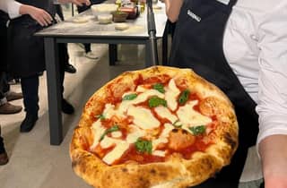 Pizza- und Tiramisu-Kochkurs mit Wein in Mailand