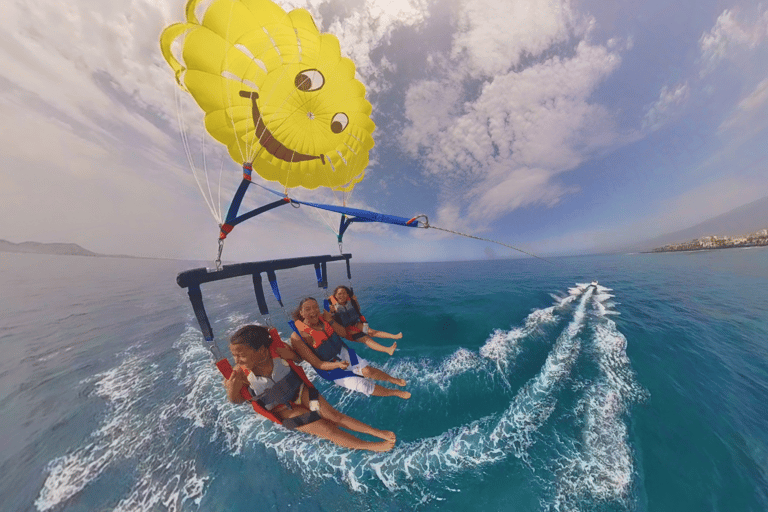 Tenerife: Fly through the sky on a parasail in Los Cristianos Tenerife: Fly through the sky with parasailing in Los Cristianos