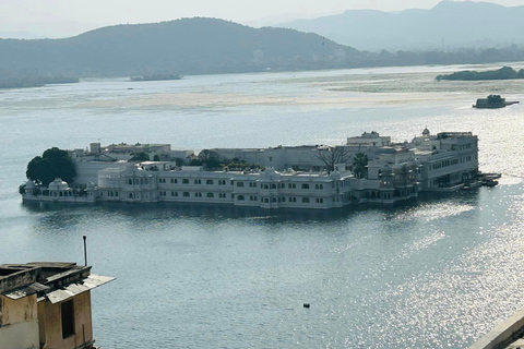 From Delhi: 6 Days Private Golden Triangle with Udaipur Tour With 3 Star Hotel Accommodation