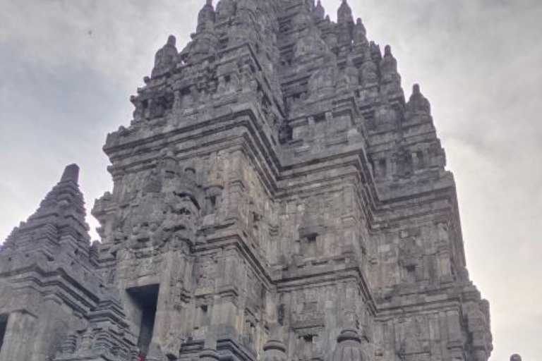 Wycieczka do świątyń Borobudur i PrambananWycieczka do świątyni Borobudur Prambanan