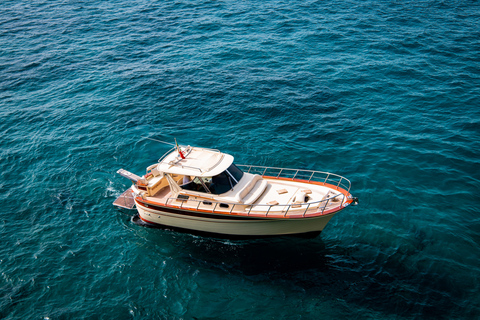 Capri: discover the island aboard a luxury boat Capri Full Day - Allure 38